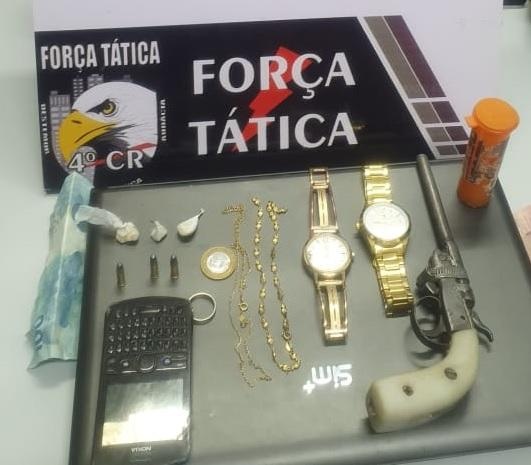 Força Tática prende dupla suspeita de cometer roubo em loja de açaí