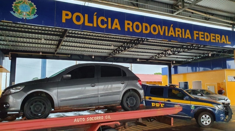Carro roubado em Cuiabá é recuperado pela PRF