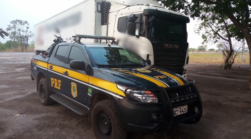 Caminhão roubado é recuperado pela PRF