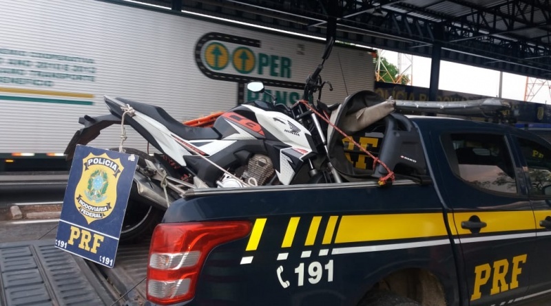 PRF recupera motocicleta furtada em Várzea Grande