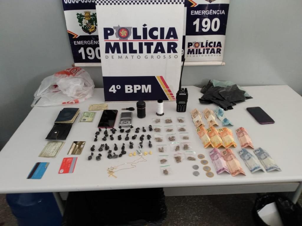 Dois são presos e menor apreendido por tráfico de drogas