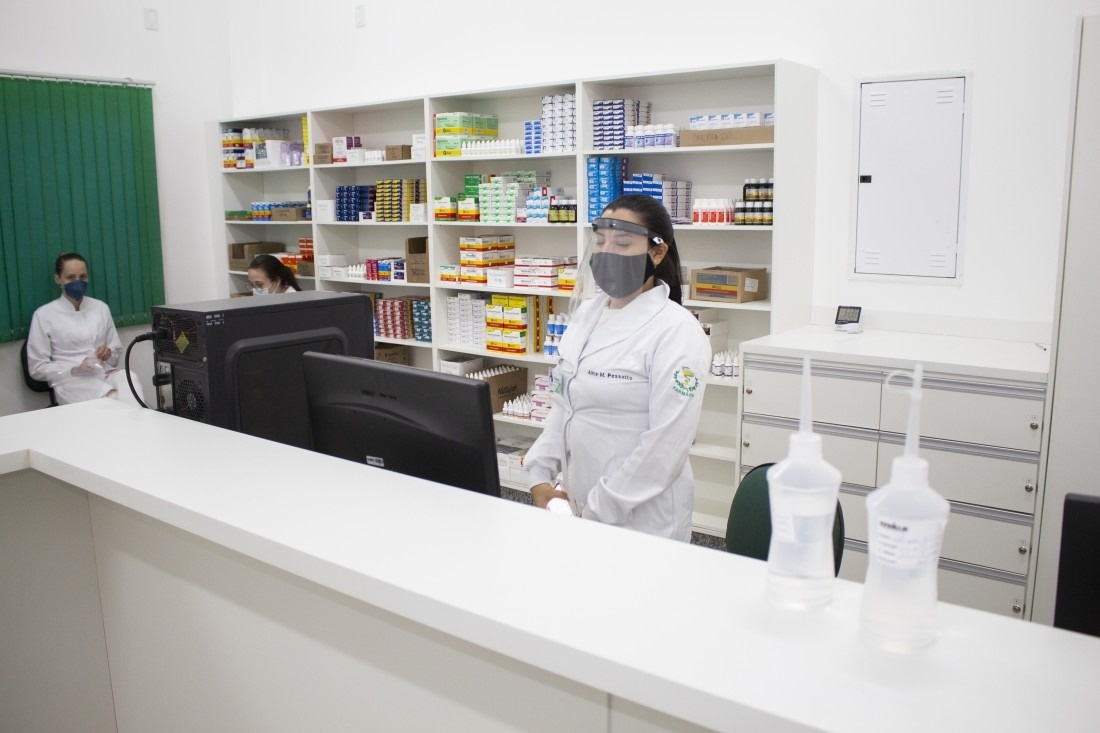 Projeto 'Farmácia Regional Universitária' distribui medicamentos gratuitos em Sinop