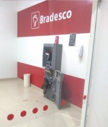 Criminosos tentam arrombar caixa eletrônico de Novo Mundo