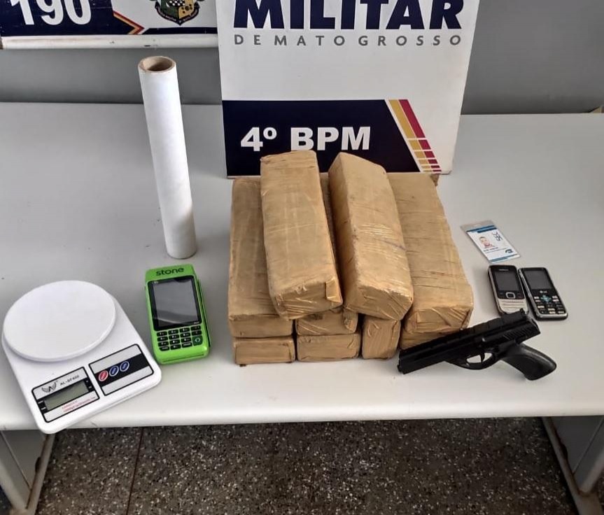 PM apreende oito tabletes de maconha e prende dois suspeitos em Cuiabá