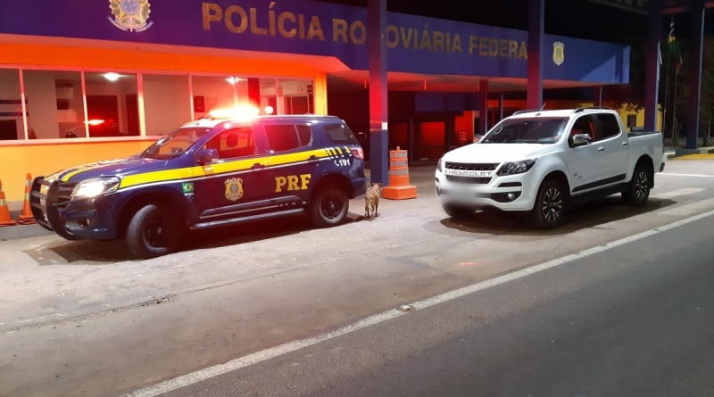 Caminhonete roubada recentemente é recuperada pela PRF na BR-070