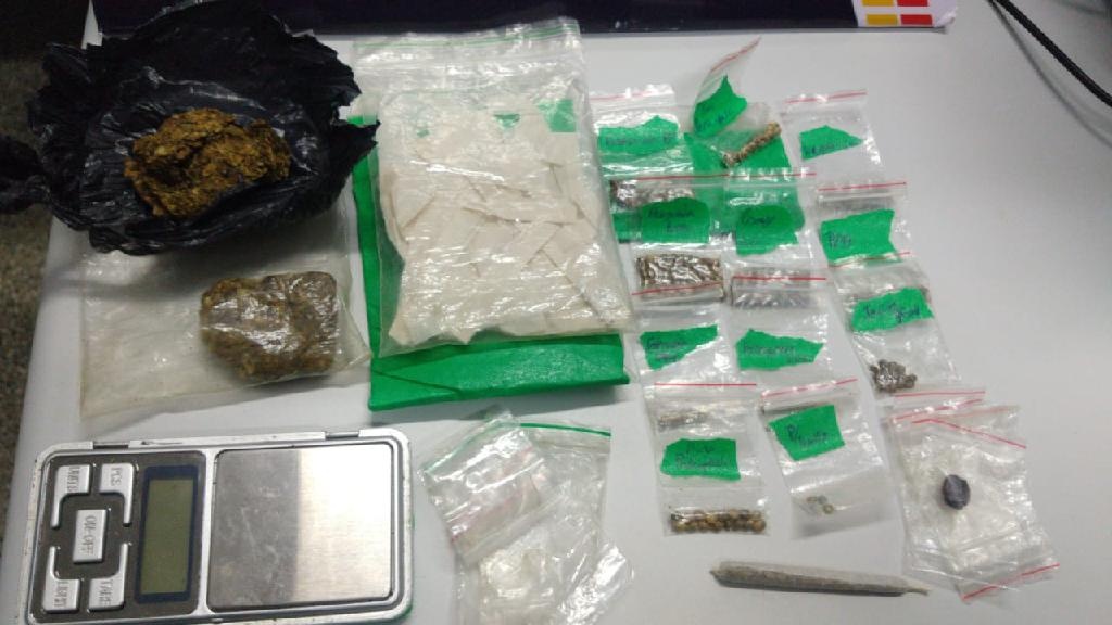 PM apreende porções e sementes de maconha com vítima de acidente de trânsito