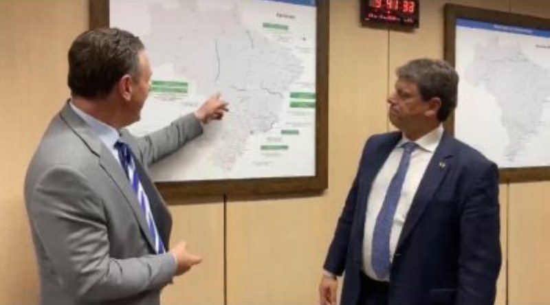 Líderes e ministro de Bolsonaro declaram apoio a Fávaro