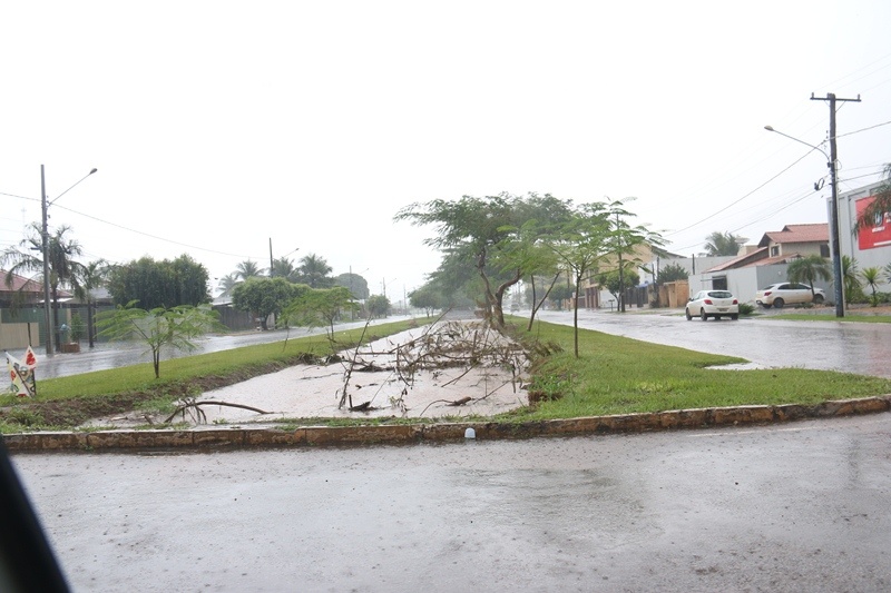 Defesa Civil alerta para chuvas intensas com vento