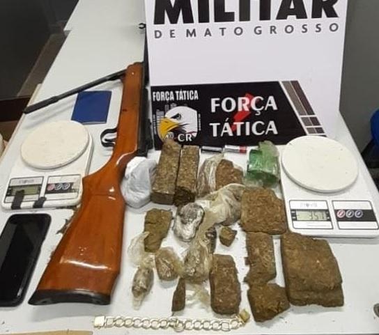 Menor é apreendido por tráfico e porte ilegal de arma de fogo
