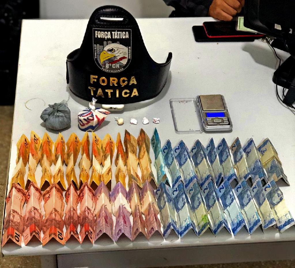Mulher é presa por tráfico de drogas em Rosário Oeste