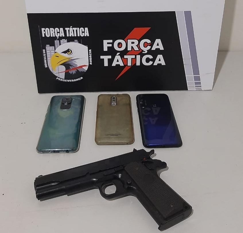 Trio suspeito de cometer roubo é preso pela Força Tática