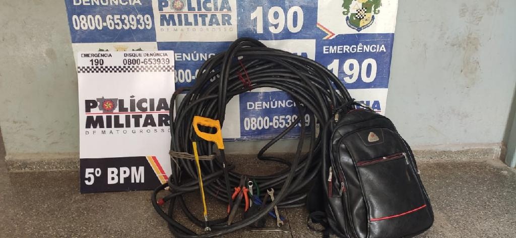 Homem é preso por furtar cabos de torre de telefonia