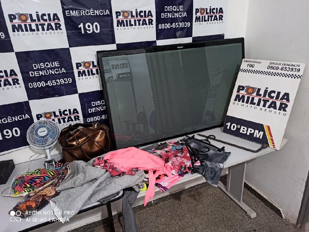 Dupla é presa após furtar roupas e televisão de academia em Cuiabá