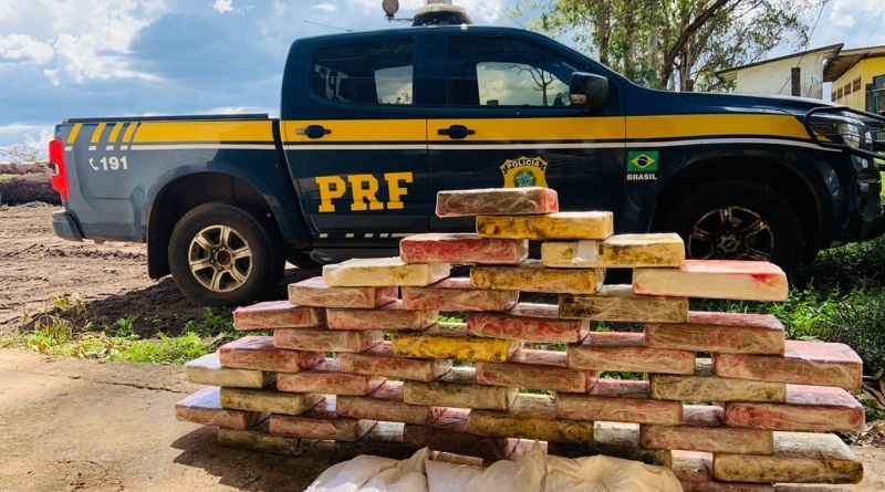 Mais de 40 kg de pasta base de cocaína são apreendidos pela PRF
