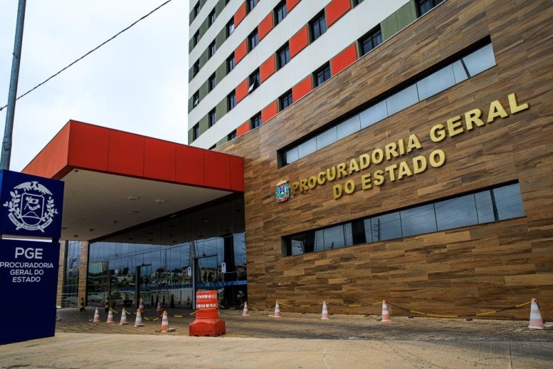 PGE pede investigação criminal contra ''Fake News'' de que Governo fecharia 300 escolas