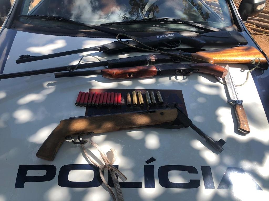 Armas e munições foram apreendidos durante cumprimento de mandado reintegração de posse