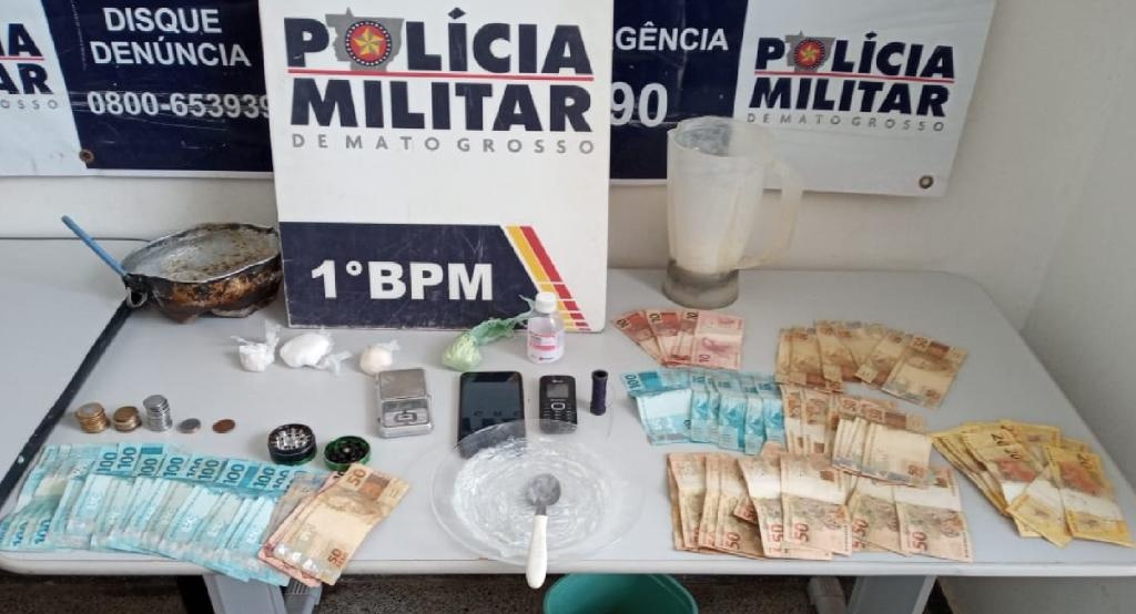 Trio é preso com drogas e dinheiro em duas residências na Capital