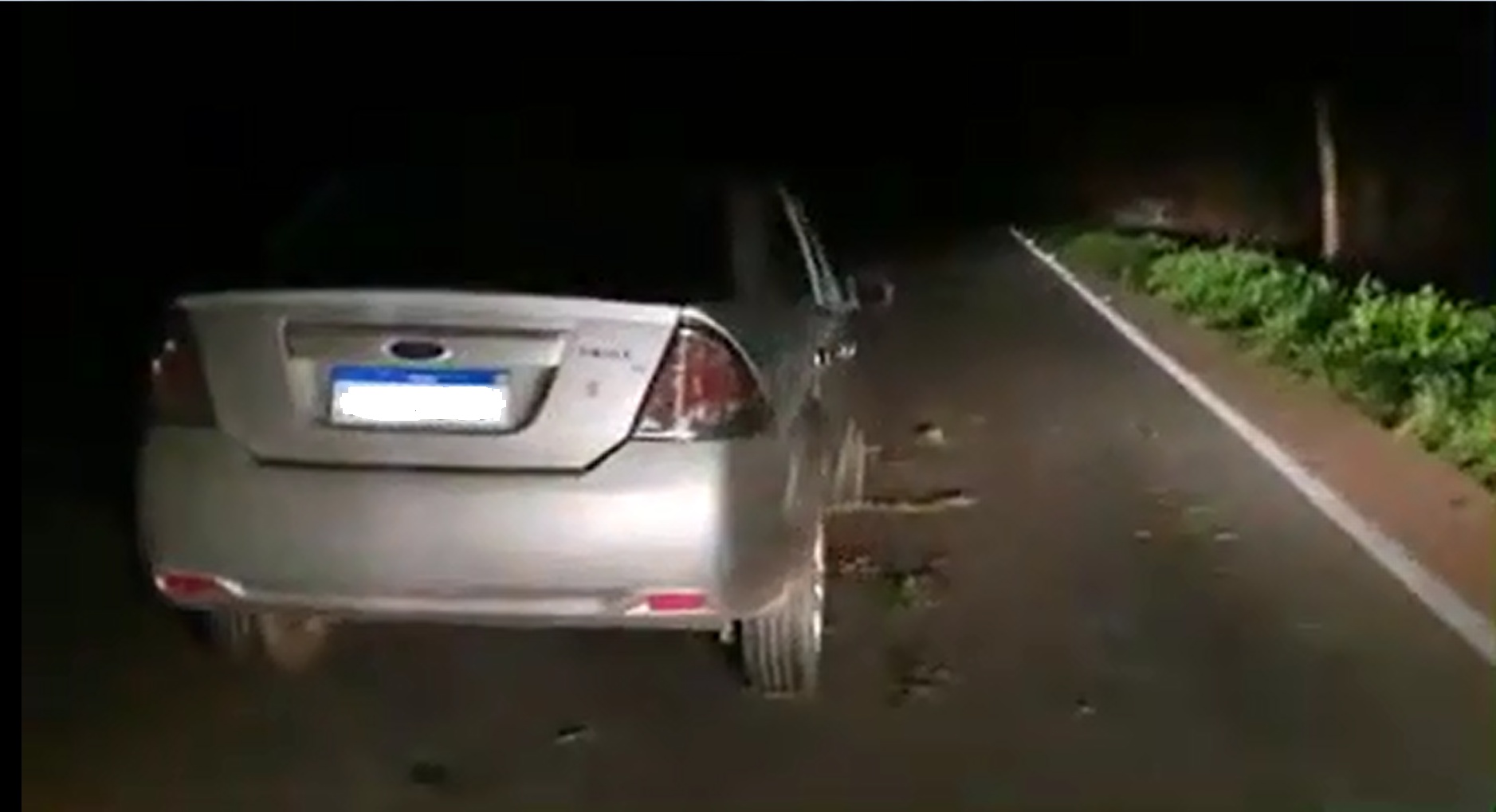 Embriagado, homem é preso dormindo dentro de carro na BR-163