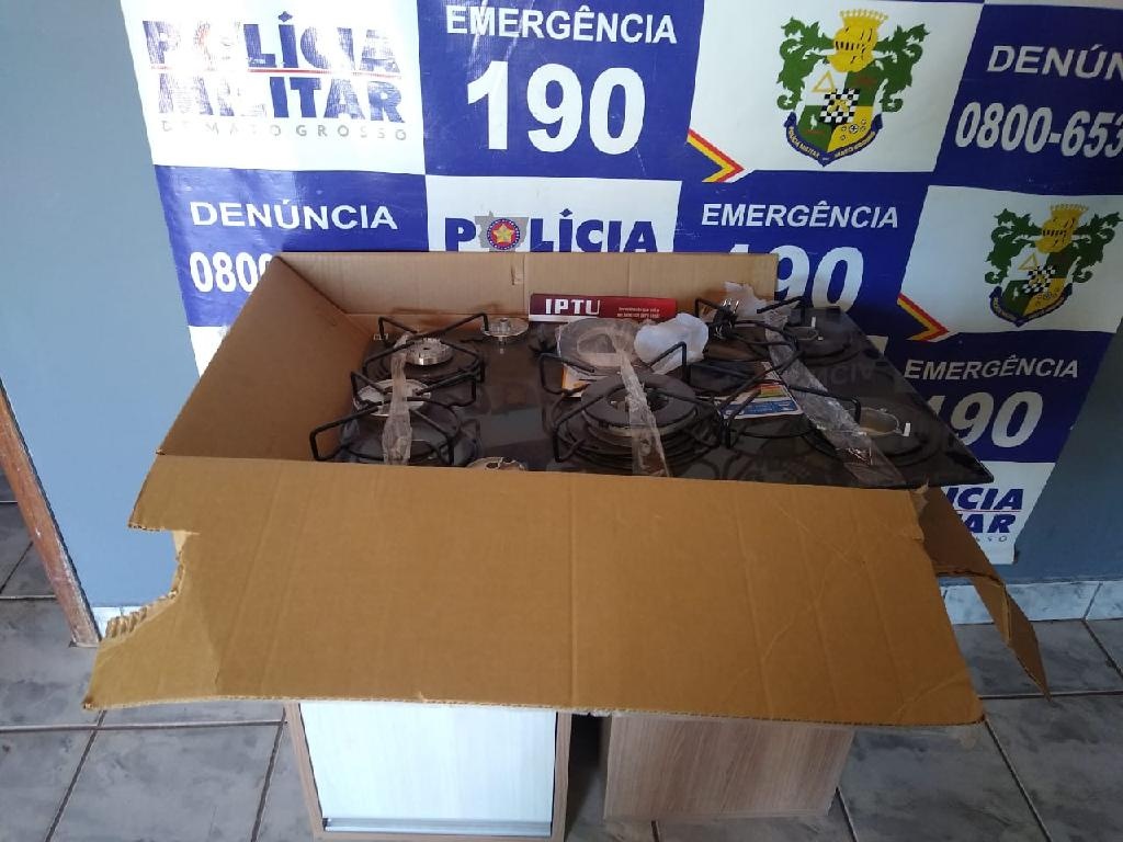 Dupla furta casa de vizinho e é detida em flagrante em Pedra Preta