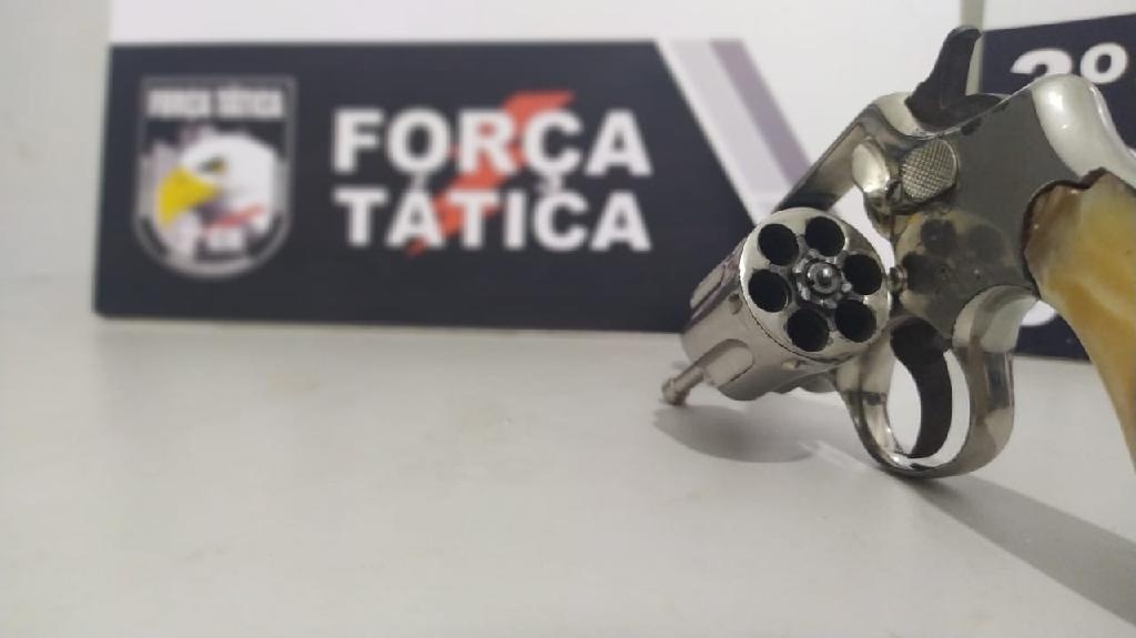 Força Tática apreende arma e prende suspeito de participar de homicídio em Sorriso