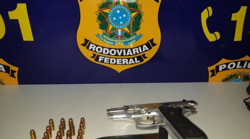 PRF apreende arma e munições em Barra do Garças