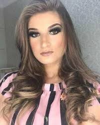 Ex-miss e jornalista é encontrada morta em quintal de residência