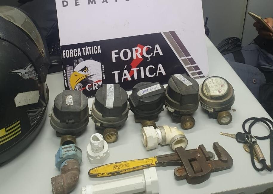 Homem furta hidrômetros e é detido em flagrante
