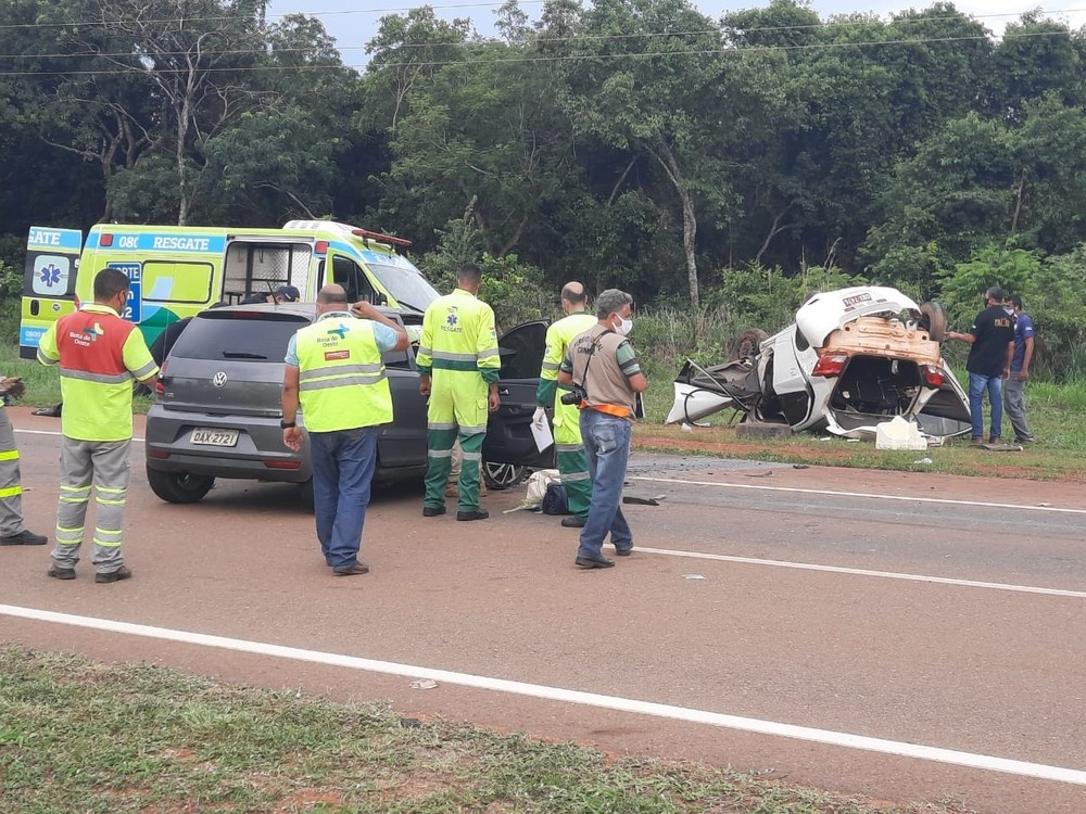 Casal morre e duas crianças ficam em estado grave após acidente