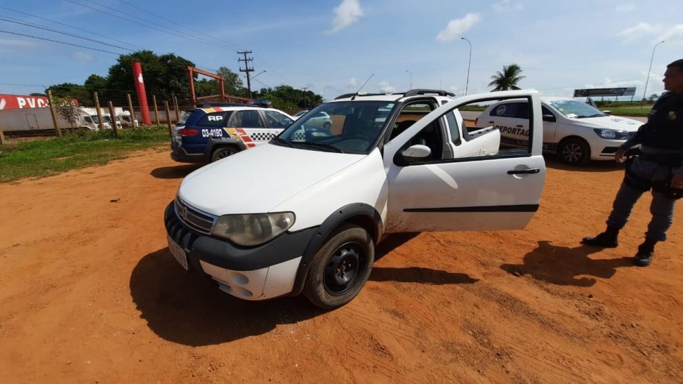 Quatro pessoas são detidas com veículo furtado em Sinop