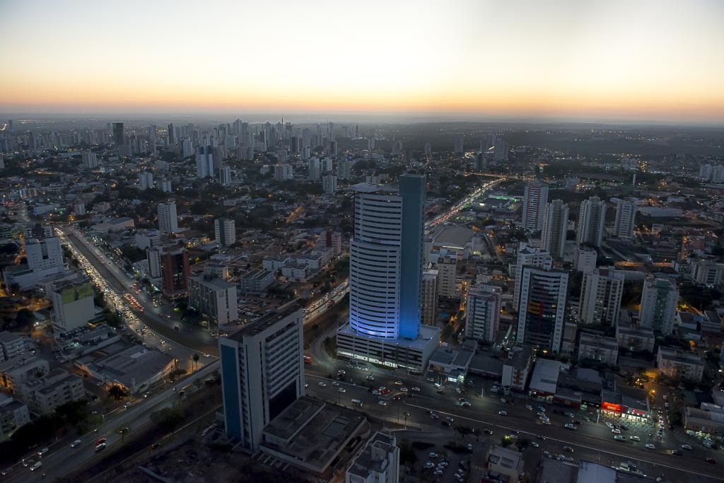 Estudo conclui que VLT é ‘‘insustentável’’ e governador pede substituição por BRT