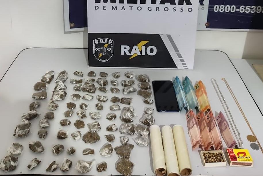 Homem e adolescente são pegos com droga em bairros de Cuiabá