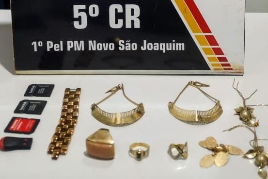 PM recupera joias furtadas de residência e prende suspeito em Novo São Joaquim