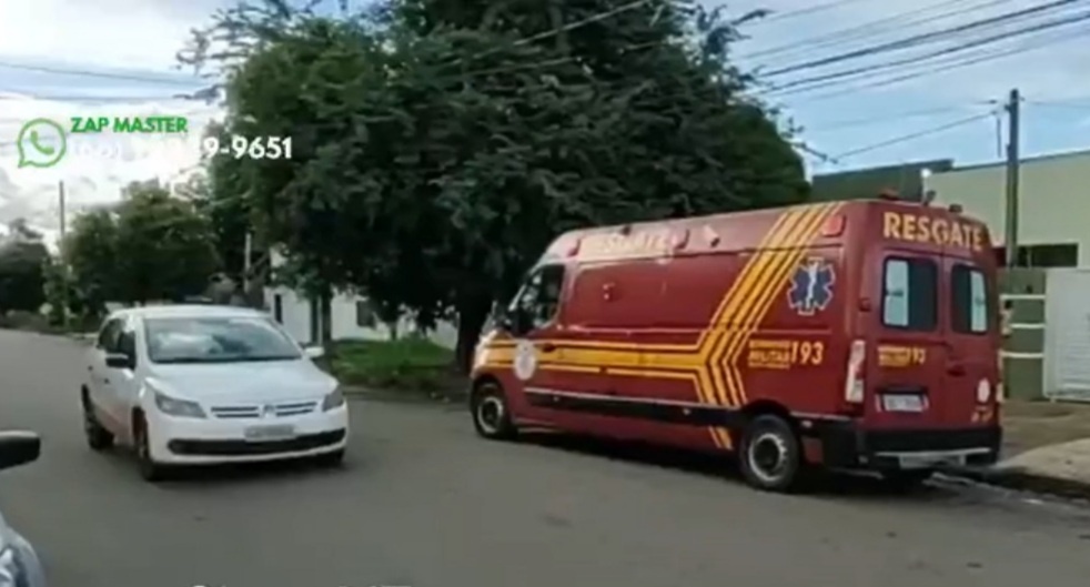 Homem fica ferido em colisão frontal entre carro e moto em Sinop
