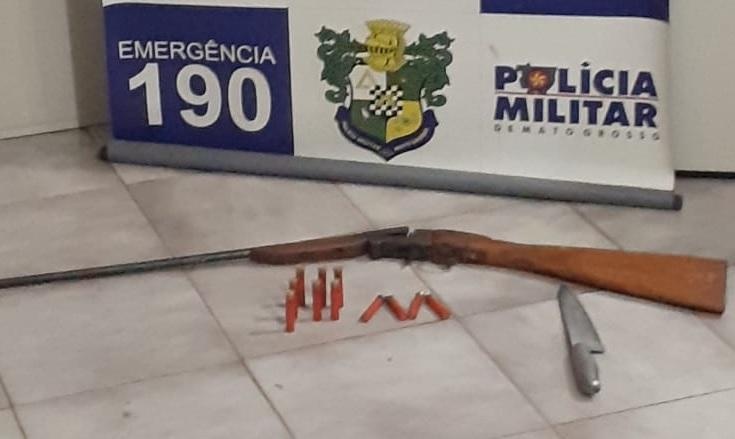 Filha pede ajuda a policiais que encontram mulher e crianças em cárcere privado pelo ex-marido