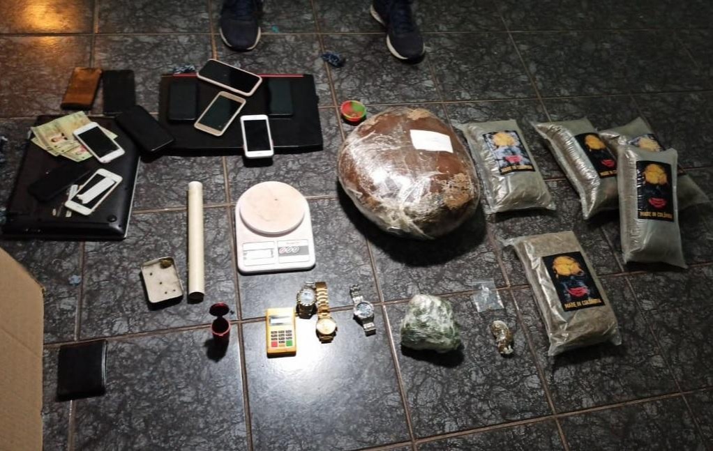 Oito são presos com drogas em Cuiabá