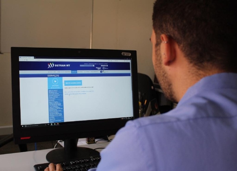 Cidadãos tem acesso a serviços do Detran-MT de forma on-line e por agendamento