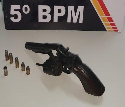 Policiais encontram suspeito de roubo rendido por populares em Rondonópolis