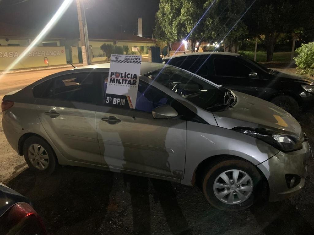 Polícia Militar recupera carro roubado em Rondonópolis