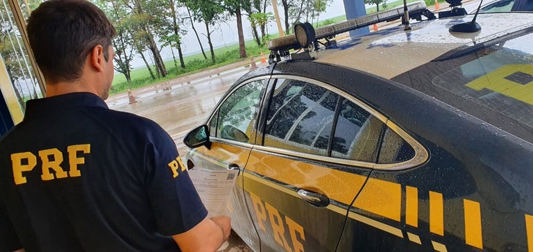 Homem é preso com mandado de prisão em aberto