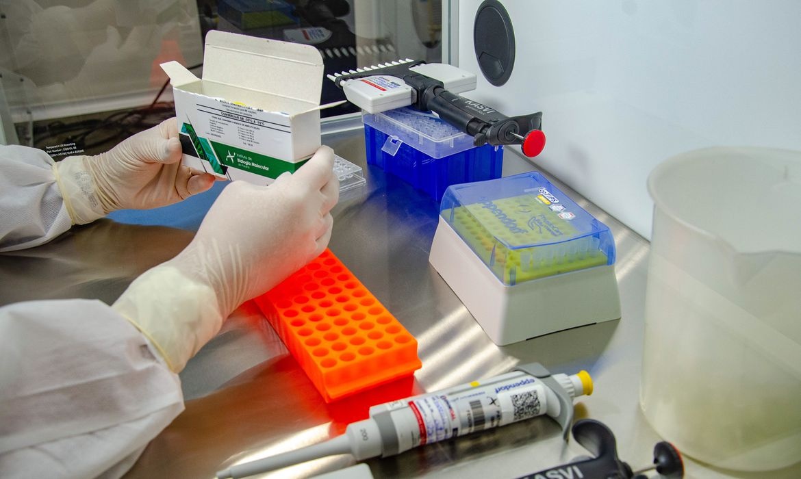 Governo de MT pretende adquirir 1 milhão de doses de vacinas da China