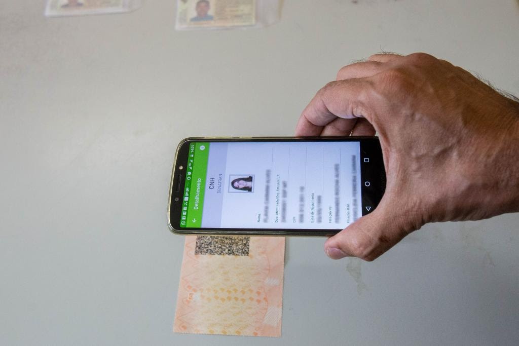 Detran alerta para golpe de venda de CNHs falsas