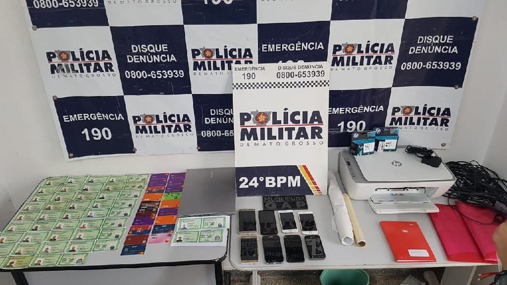 PM prende mãe e dois filhos e fecha escritório de falsificação de documentos
