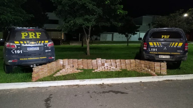 Mais de 360 kg de pasta base de cocaína são apreendidos pela PRF