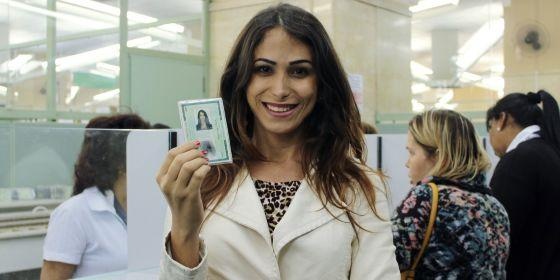 Documento de identidade possibilita que pessoas trans sejam reconhecidas pelo nome social