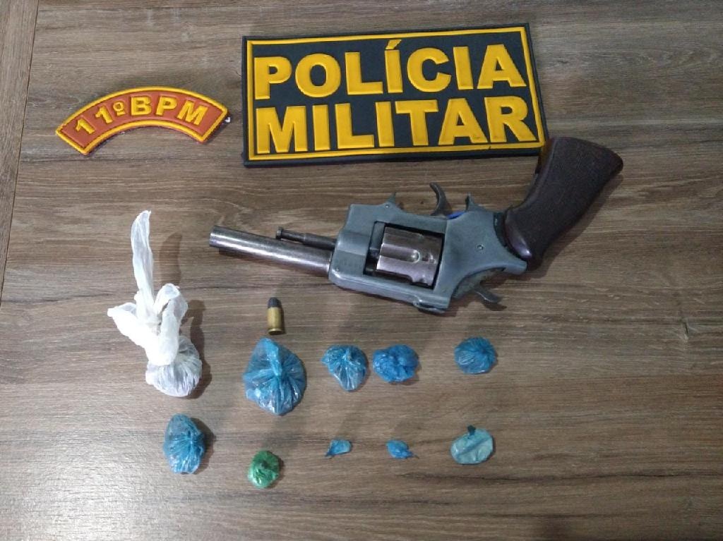 Jovem é preso após fazer gestos obscenos para policiais militares