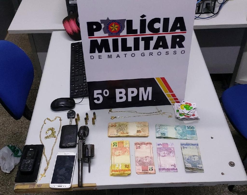 Policiais prendem quadrilha por roubos à rede de fast food e lanchonete