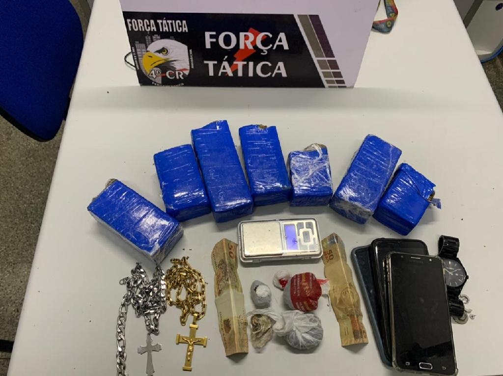 Força Tática intercepta suspeitos e encontra droga em bairro de Rondonópolis