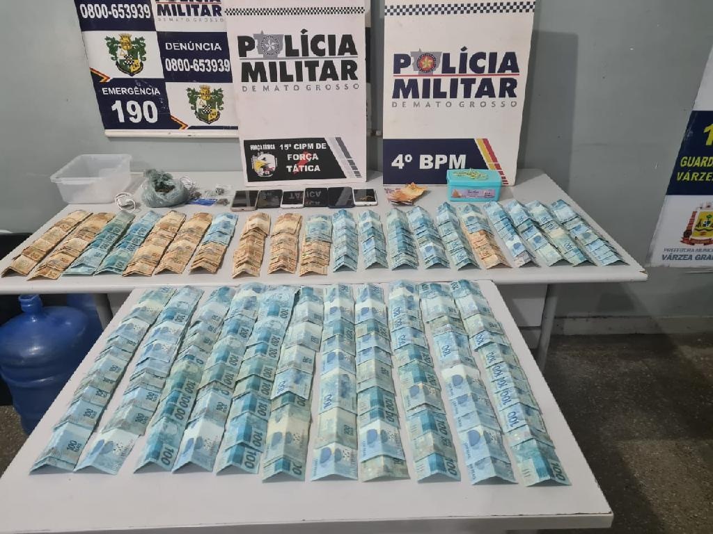 Força Tática fecha duas bocas de fumo e apreende R$31 mil de facção criminosa