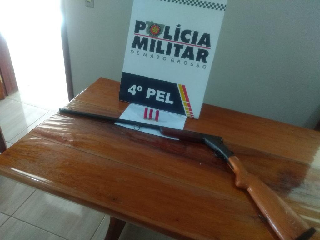 Homem atira em desafeto e é detido com arma de fogo durante fuga