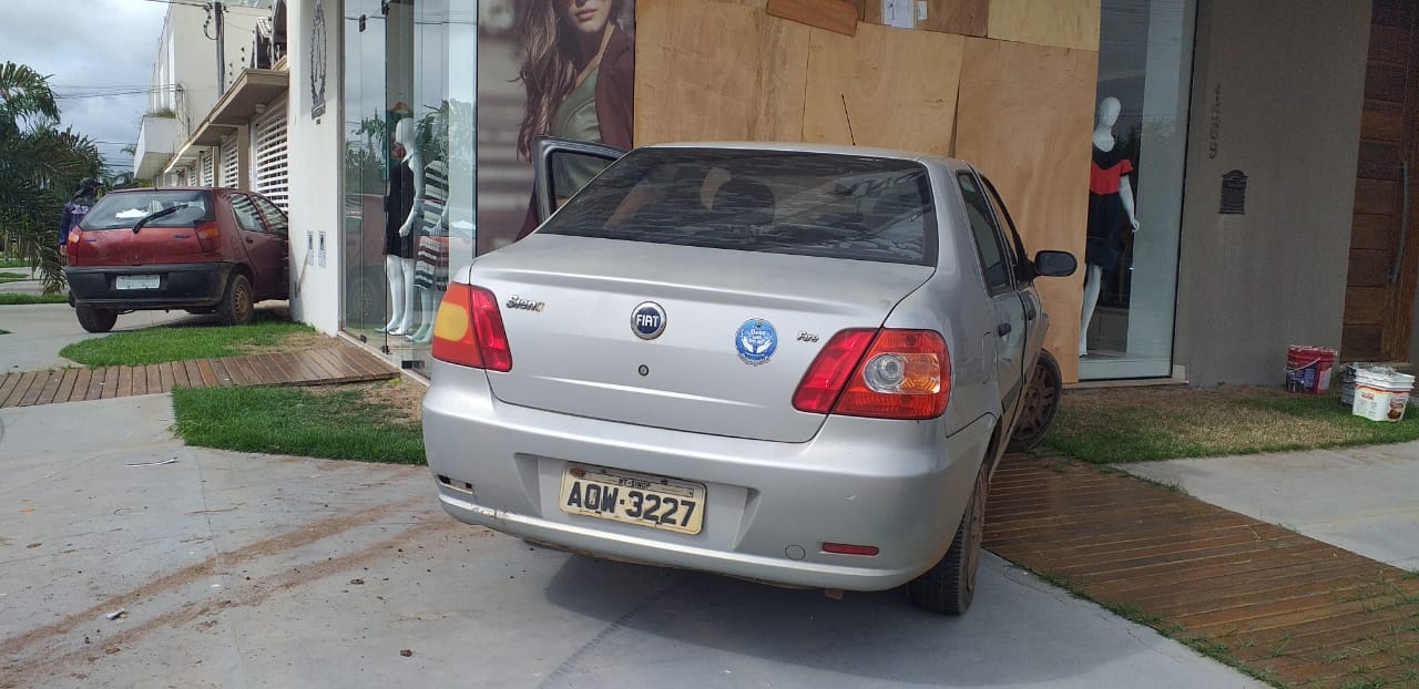 Em menos de 24 horas, loja é atingida por veículo pela segunda vez em Sinop